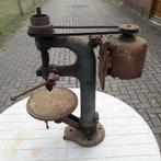 Antieke kolomboormachine, Ophalen