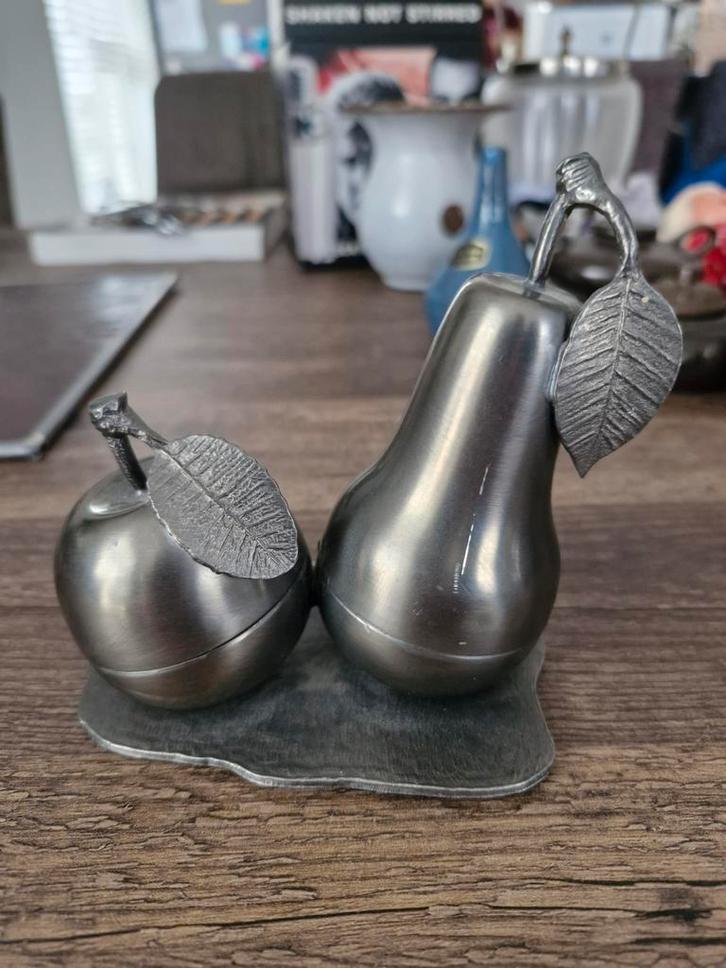 Tinnen appel en peer beeldje., Antiek en Kunst, Antiek | Tin, Ophalen of Verzenden