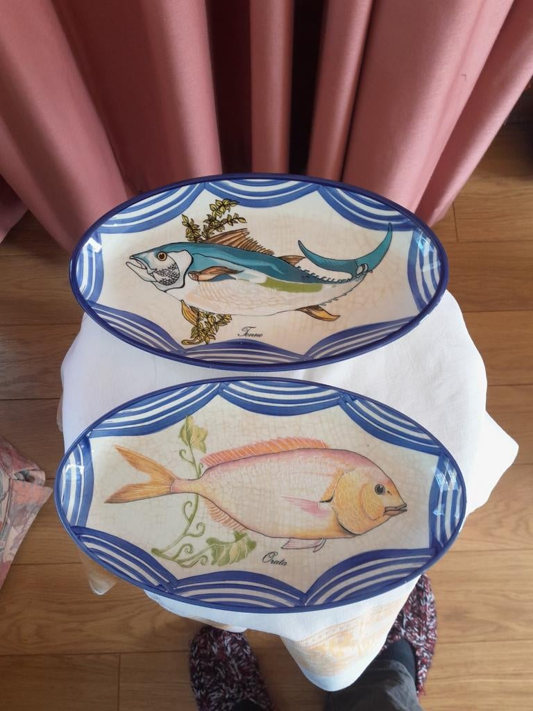2 handgeschilderde vis schalen, Antiek en Kunst, Antiek | Keramiek en Aardewerk, Ophalen