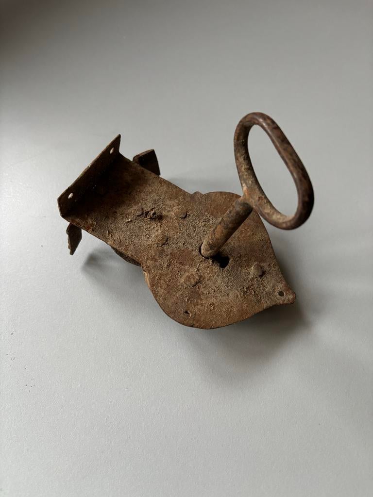 Oude scharnieren en haak - Diverse ijzerwaren, Antiek en Kunst, Ophalen of Verzenden