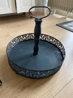 Zwarte metalen etagère met sierlijk patroon, Ophalen, Gebruikt