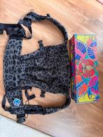 Artipoppe Draagzak Leopard - Zo goed als nieuw, Overige merken, Buik of Rug, Ophalen of Verzenden, Zo goed als nieuw