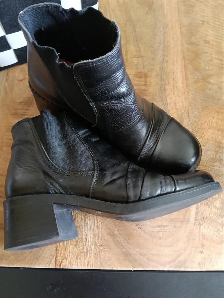 Zwarte leren enkellaarsjes maat 40 Lavorazione artigiana, Kleding | Dames, Schoenen, Ophalen