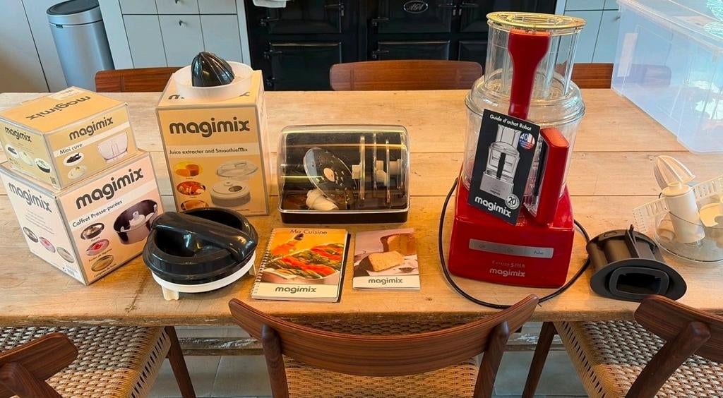 Magimix 5200 XL met veel accessoires, Witgoed en Apparatuur, Keukenmixers, Ophalen of Verzenden, 3 snelheden of meer