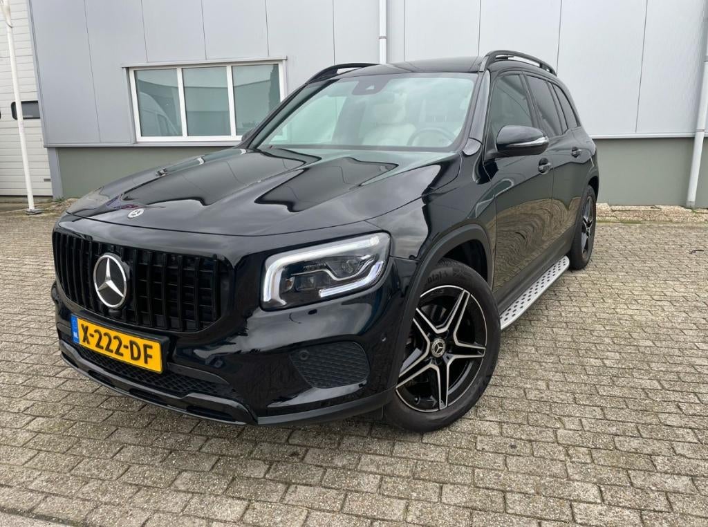 Mercedes-Benz AMG-Line 8G-DCT | 7-persoons, Auto's, 4 cilinders, 7 stoelen, Zwart, Leder