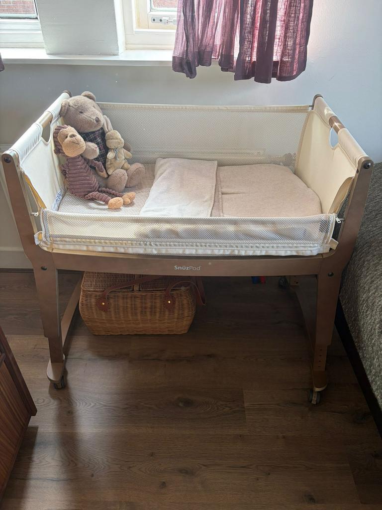 Snuzpod Bedside  walnut, Ophalen, Nieuw, Wieg