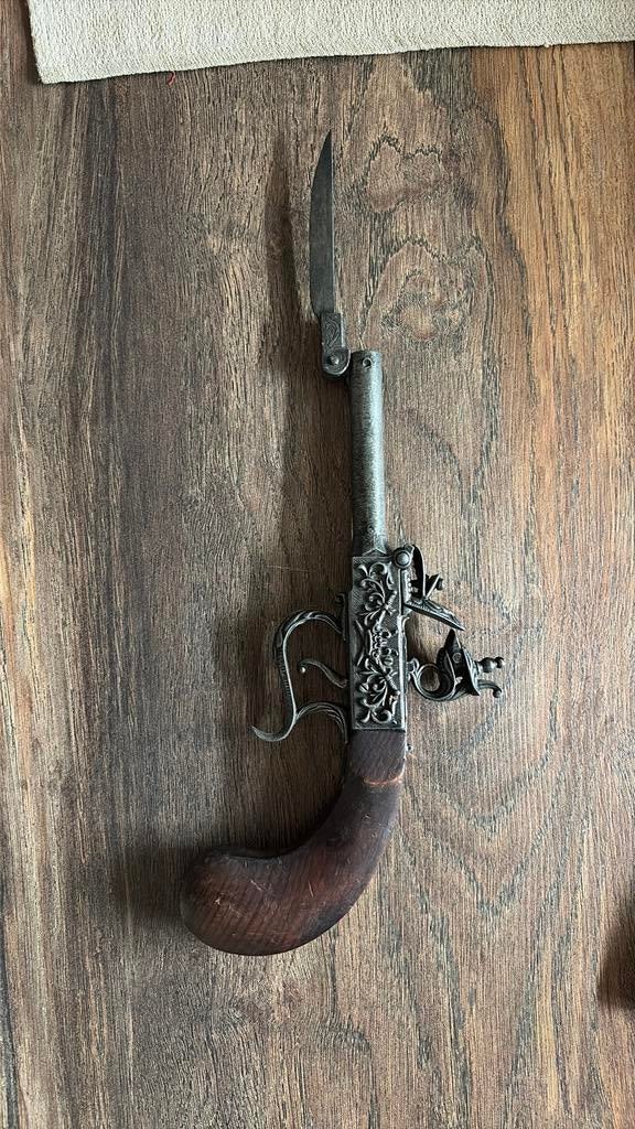 Decoratie sierpistool, Verzamelen, Militaria | Algemeen, Ophalen of Verzenden, Landmacht, Nederland, Mes of Dolk