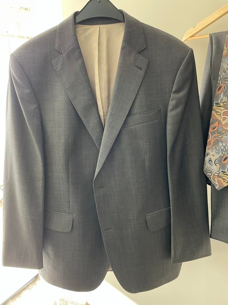Grijs kostuum Carl Gross, Kleding | Heren, Kostuums en Colberts, Ophalen of Verzenden, Zo goed als nieuw, Overige maten, Grijs