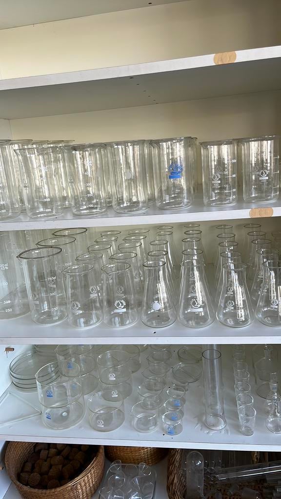 Laboratorium glas, bekerglazen, erlenmeyers, etc, Ophalen
