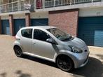 Toyota Aygo 1.0 12V Vvt-i 5Deurs met ijskoude Airco en PDC, Voorwielaandrijving, Stof, Zwart, 4 stoelen