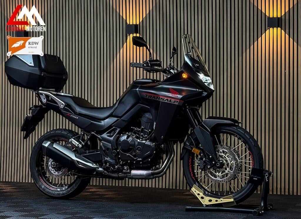 HONDA XL 750 TRANSALP - Topkoffer - Nieuwstaat - Quickshifte, Motoren, Motoren | Honda, 2 cilinders, HONDA, Bedrijf, Onbekend