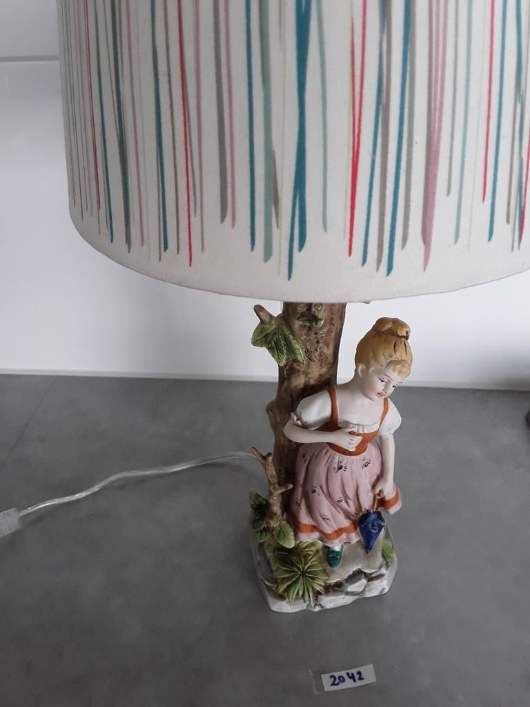 Lamp met beeldje meisje, Ophalen of Verzenden, Zo goed als nieuw