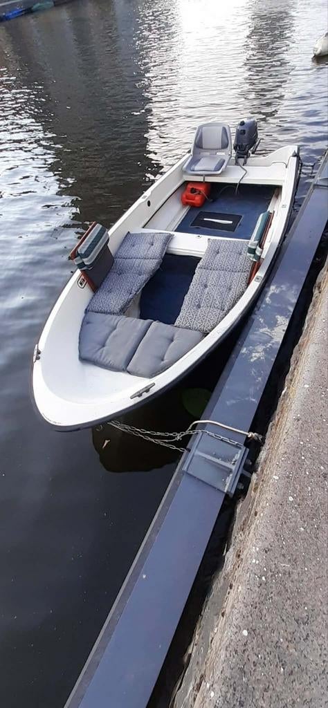 Mooie en complete polyester boot met buitenboordmotor, Ophalen, Gebruikt, Minder dan 10 pk, Tot 6 meter
