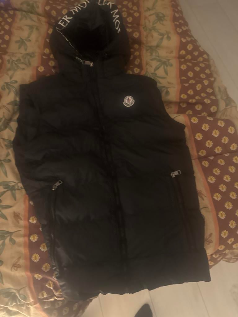 Moncler Bodywarmer Zwart met Capuchon, Kleding | Heren, Bodywarmers, Ophalen of Verzenden, Zo goed als nieuw, Maat 48/50 (M), Zwart