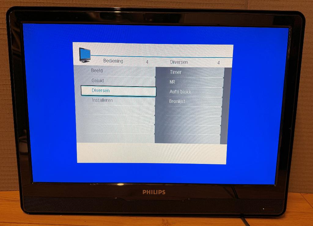 3 Philips LCD TV's (22 en 19 inch), Ophalen, Philips, Gebruikt, 50 Hz