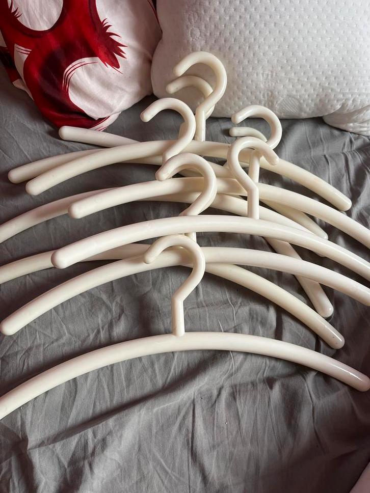 Diverse kledinghangers (wit, transparant, zwart), Kleding | Dames, Kledinghangers, Gebruikt, Kunststof, Volwassenen, Ophalen