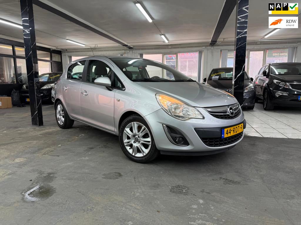 Opel Corsa 1.4-16V Cosmo vol Automaat | stoel en stuur verwa, Auto's, Opel, 101 pk, Gebruikt, 1398 cc, 4 cilinders