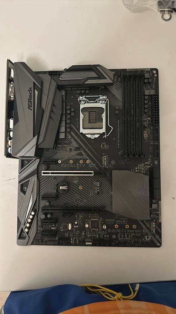 Defect Asrock Fatal1ty H370 Performance, Computers en Software, Moederborden, Ophalen of Verzenden, Niet werkend, Intel, DDR4