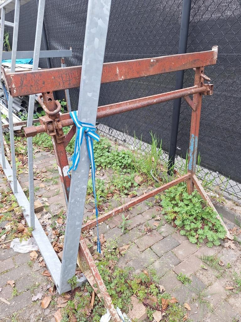 Opdraai steiger metselbokken opdraai metselsteigers, Ophalen