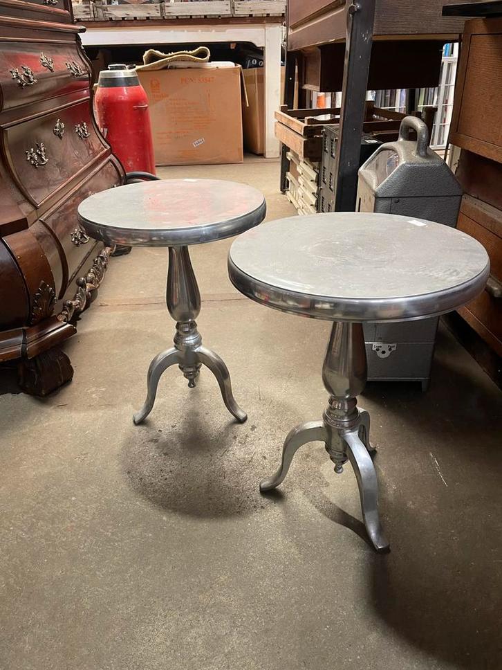 Set van 2 ronde bijzettafels - zilverkleurig aluminium, Huis en Inrichting, Tafels | Bijzettafels, Gebruikt, Rond, 60 cm of meer