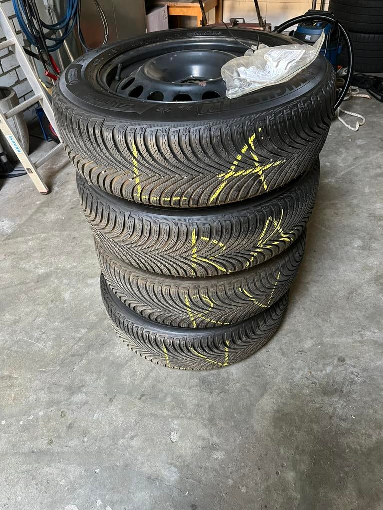 215 65 17 winter Michelin, Ophalen, Zo goed als nieuw