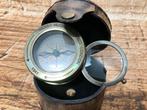 Map kompas met vergrootglas in lederen etui., Ophalen of Verzenden