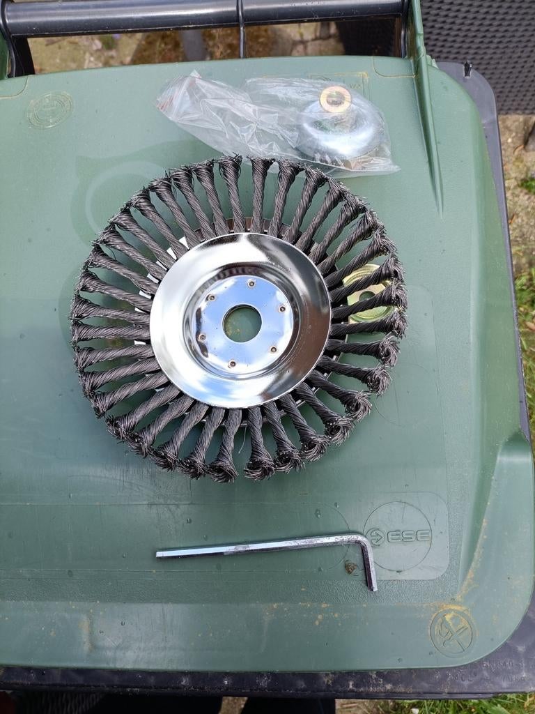 Nieuwe Onkruid borstel voor bosmaaier, Ophalen of Verzenden, Nieuw, Elektrisch