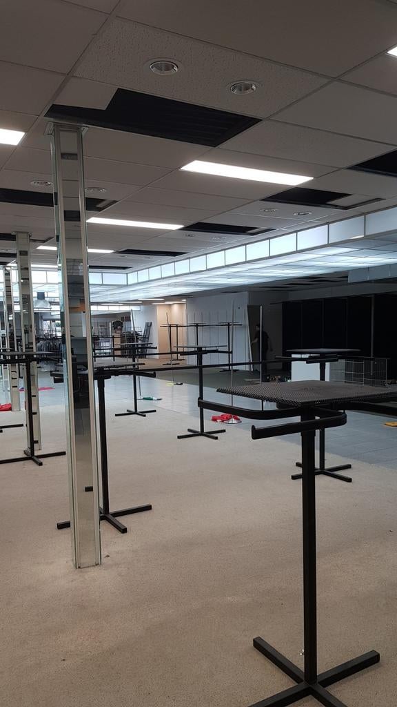 Partij winkelinterieur: kledingrekken, Ophalen, Gebruikt