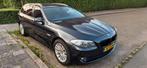 BMW 5-Serie 528I 180KW Touring Aut8 2013 Grijs, Auto's, BMW, Automaat, Achterwielaandrijving, Zwart, 2000 kg
