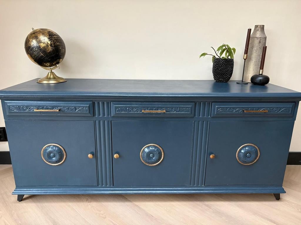Donkerblauw dressoir met gouden accenten, Huis en Inrichting, Kasten | Dressoirs, Gebruikt, 150 tot 200 cm, 25 tot 50 cm, Klassiek, Modern, Chique