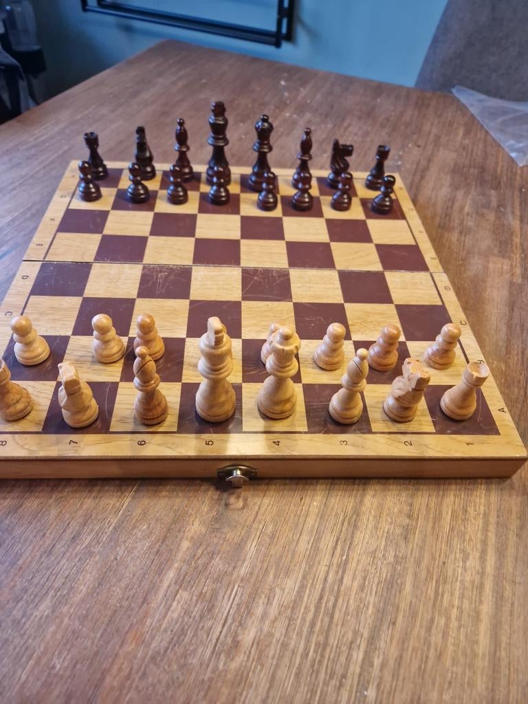 Schaakset in  houten kistje, Ophalen of Verzenden, Gebruikt