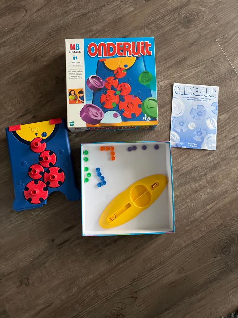 Onderuit MB spel - mist 1 paars rondje, Hobby en Vrije tijd, Gezelschapsspellen | Bordspellen, Drie of vier spelers, Ophalen of Verzenden