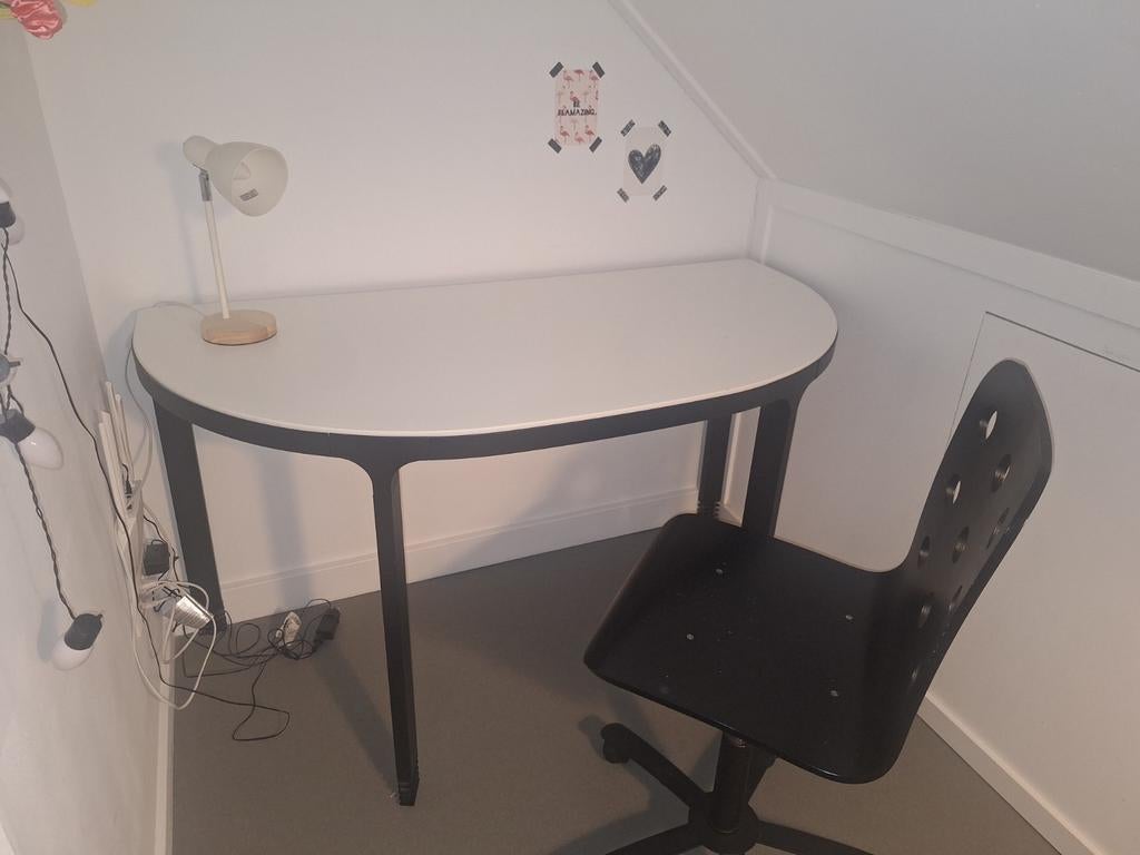 IKEA Bekant bureau zwart/wit, Huis en Inrichting, Bureaus, Ophalen