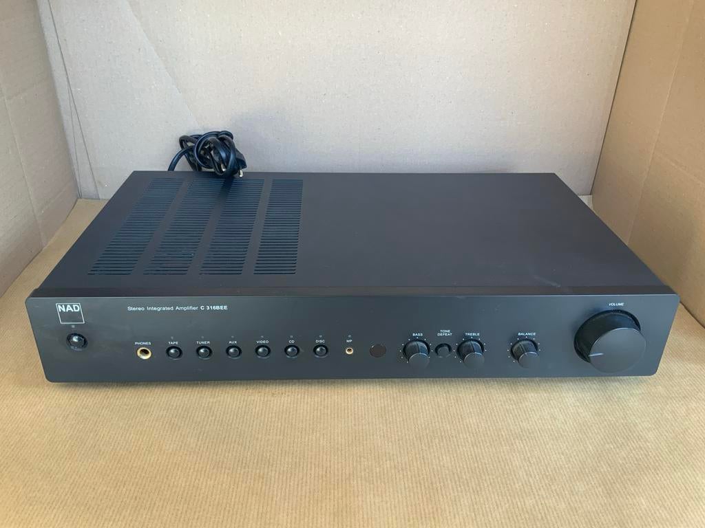NAD C316BEE Versterker met gratis NAD T524 DVD/CD-speler, Gebruikt, Ophalen, Overige merken, Minder dan 60 watt