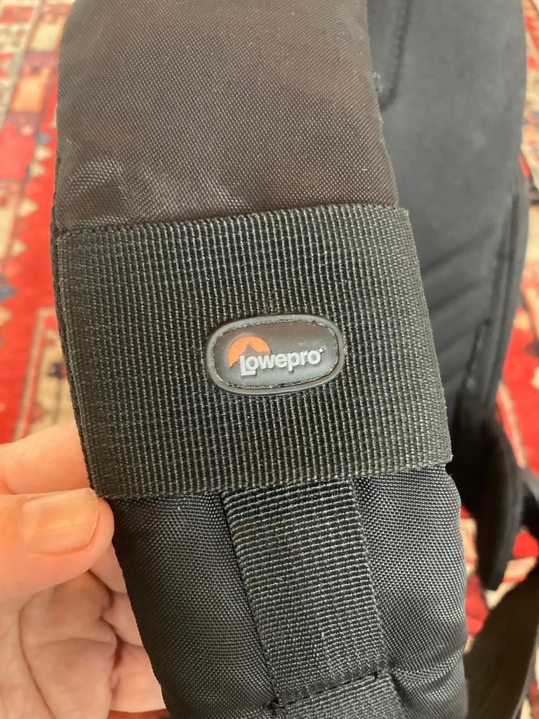 Lowepro handige cross body bag fototas. Waterafstotend., Audio, Tv en Foto, Fotografie | Fototassen, Ophalen, Zo goed als nieuw