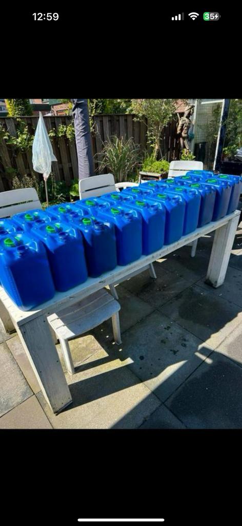 Jerrycans 10 liter klaar voor gebruik, Ophalen, Zo goed als nieuw, Rechthoekig, Overige materialen
