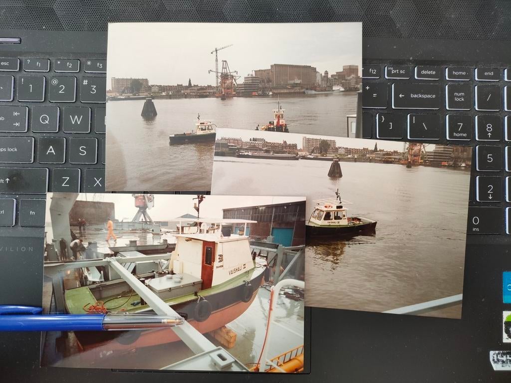 Scheepswerf Damen sleepboot, Verzenden, Zo goed als nieuw, Motorboot, Kaart, Foto of Prent