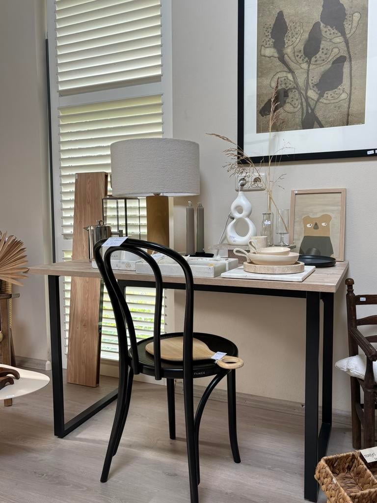 Tafeltje/bureau, Ophalen, Zo goed als nieuw, Minder dan 10 m², Laminaat