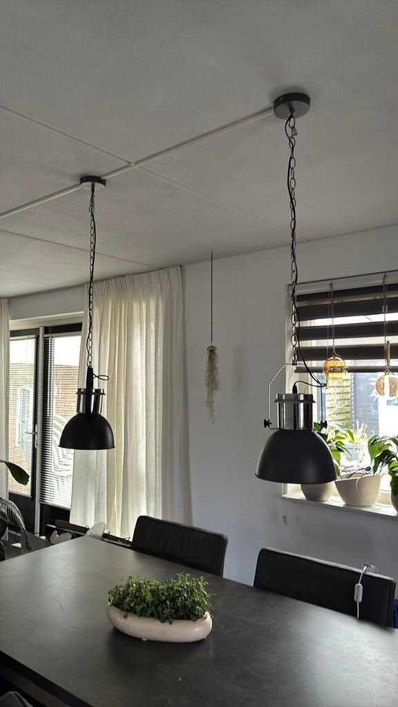 Te koop twee lampen doorsnede 24cm, Ophalen, Zo goed als nieuw, Industriel, Metaal