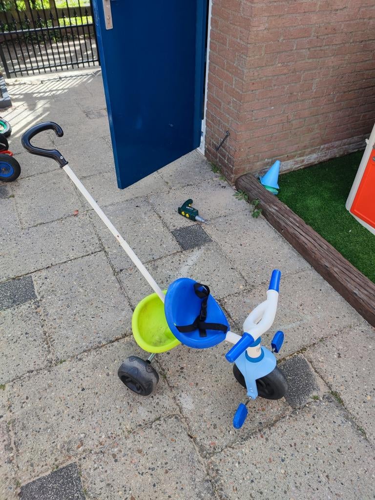 Smoby duwfietsje, Fietsen en Brommers, Fietsen | Driewielers, Ophalen, Duwstang