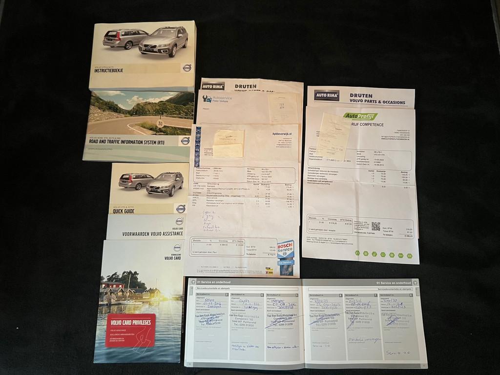 Volvo V70 2.4D 5 CILINDER AUTOMAAT/LEDEREN BEKLEDING/AIRCOND, Auto's, 15 km/l, Zwart, Navigatiesysteem, Diesel