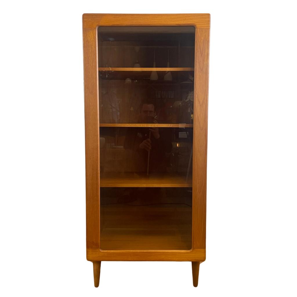 Vintage teak vitrine van Silkeborg – pracht exemplaar, Ophalen, Met plank(en), Gebruikt, Scandinavisch
