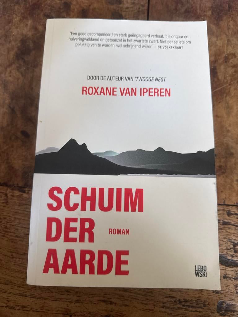 Schuim der Aarde - Roxane van Iperen, Ophalen of Verzenden, Zo goed als nieuw, Nederland