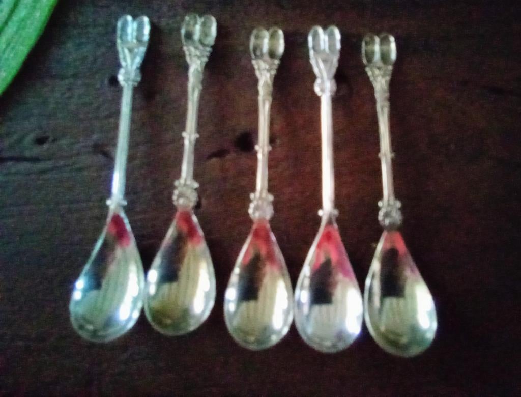 Verzilverd lepeltje / theelepeltje met 2 klompen uit Holland, Ophalen of Verzenden