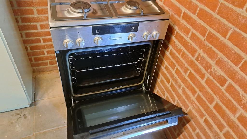 Siemens gasfornuis 4-pits, inclusief gasslang, oven, Ophalen, Gebruikt, Grill, 4 kookzones