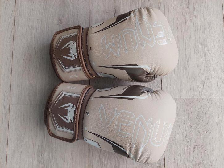 Venum Bokshandschoenen 10 OZ, super merk !!!, Sport en Fitness, Boksen, Gebruikt, Bokshandschoenen, Verzenden