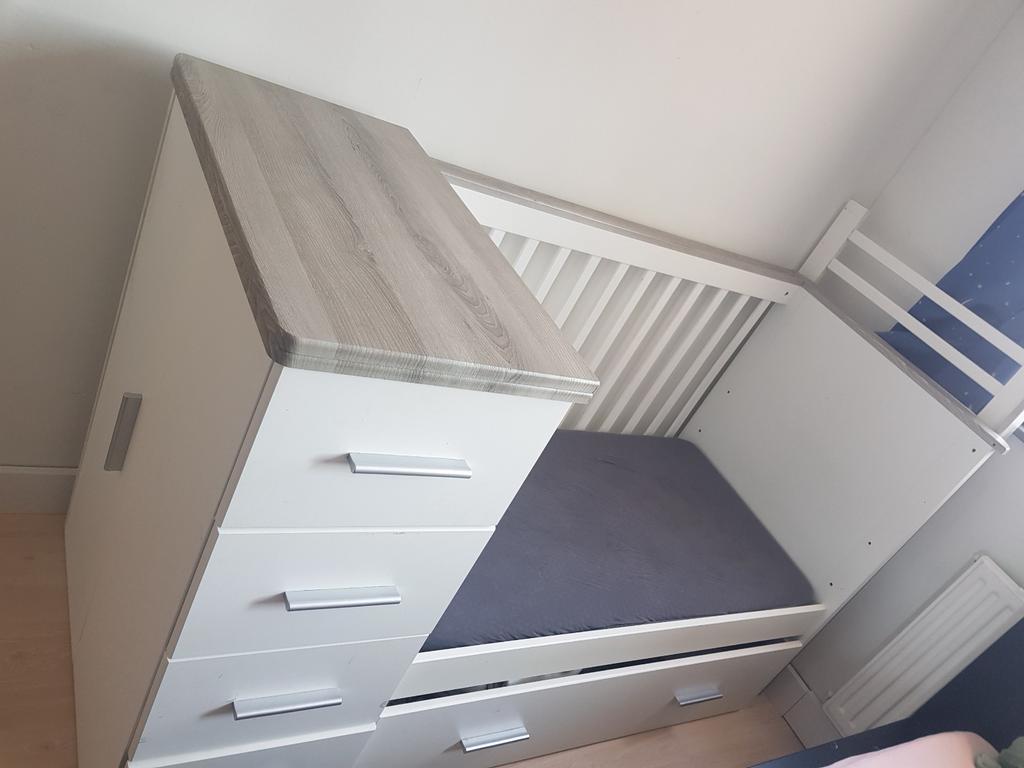 Ledikant commode en kast in één, Ophalen of Verzenden, Gebruikt, Jongetje of Meisje