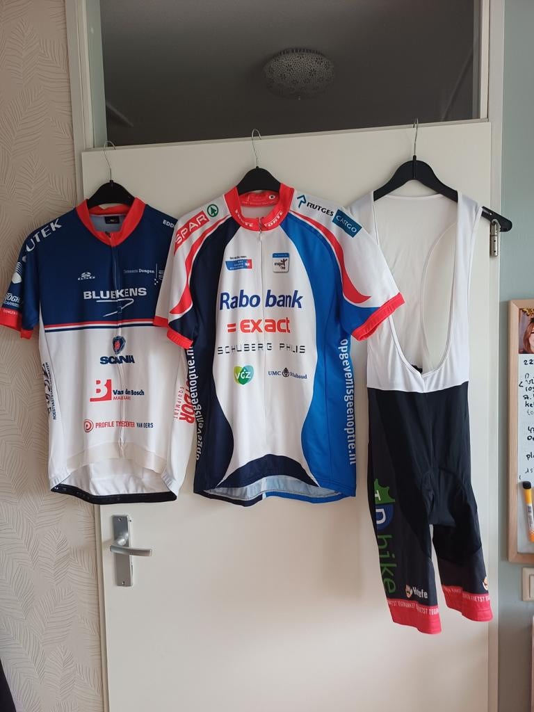 Globel Sports Gear fietsbroek + 2 shirts, maat L, Ophalen of Verzenden, A, A, A