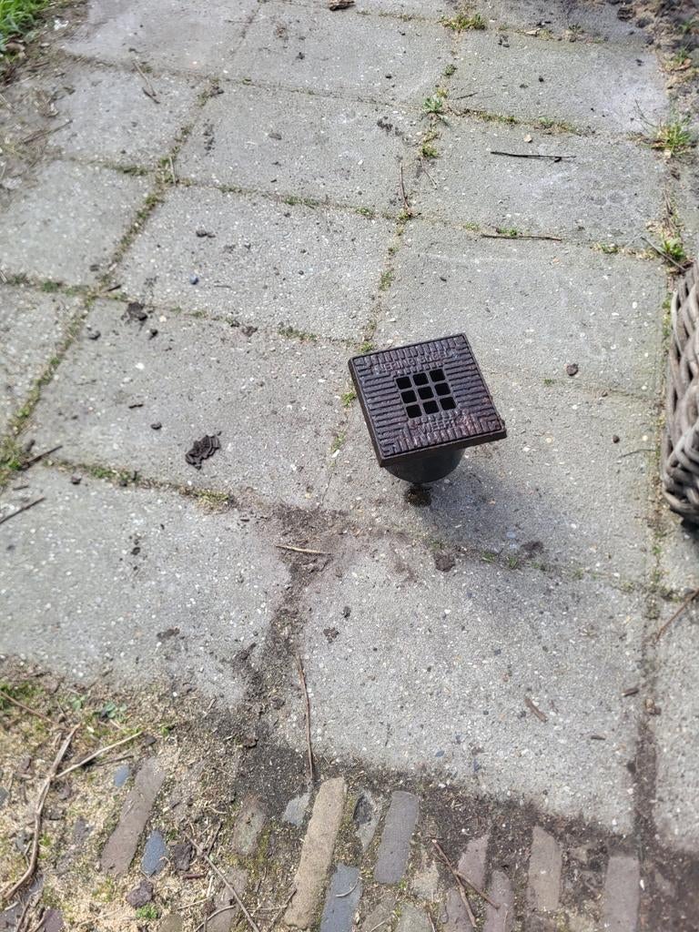 vloerput / schrobput gietijzer prima staat, Doe-het-zelf en Verbouw, Buizen en Afvoer, Ophalen of Verzenden