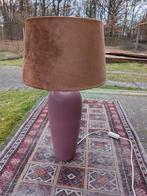 Mooie paarse lamp met bruine kap, Huis en Inrichting, Lampen | Lampenkappen, Ophalen, Zo goed als nieuw, Rond, 50 cm of meer